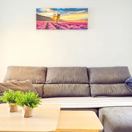 Apartment In With Fabulous Views *