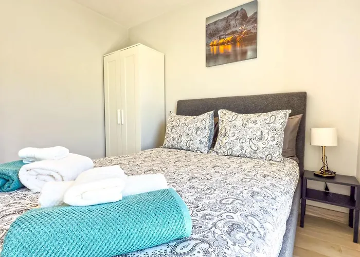In With Fabulous Views Apartman